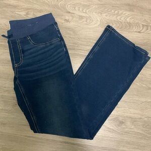 Girls. SO Jeans.